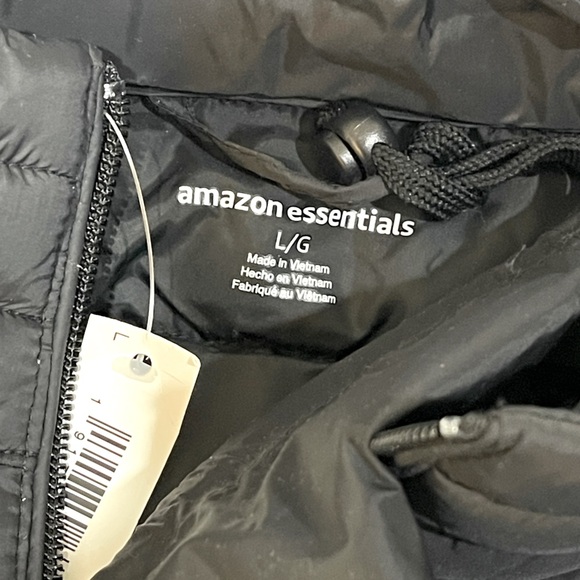 Puffer vest, new with tags size large lightweight pack able - Picture 3 of 5